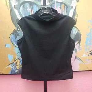 Classiques Entier Black Sleeveless Crop Top